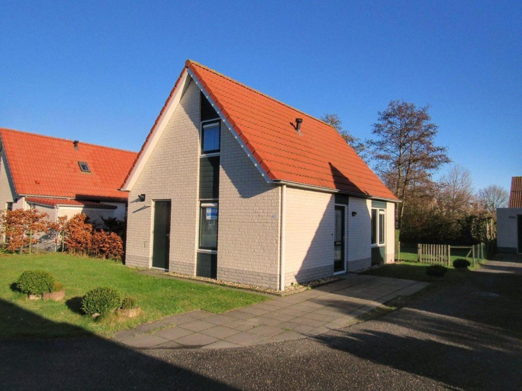 Vakantiehuis Inviting With Garden