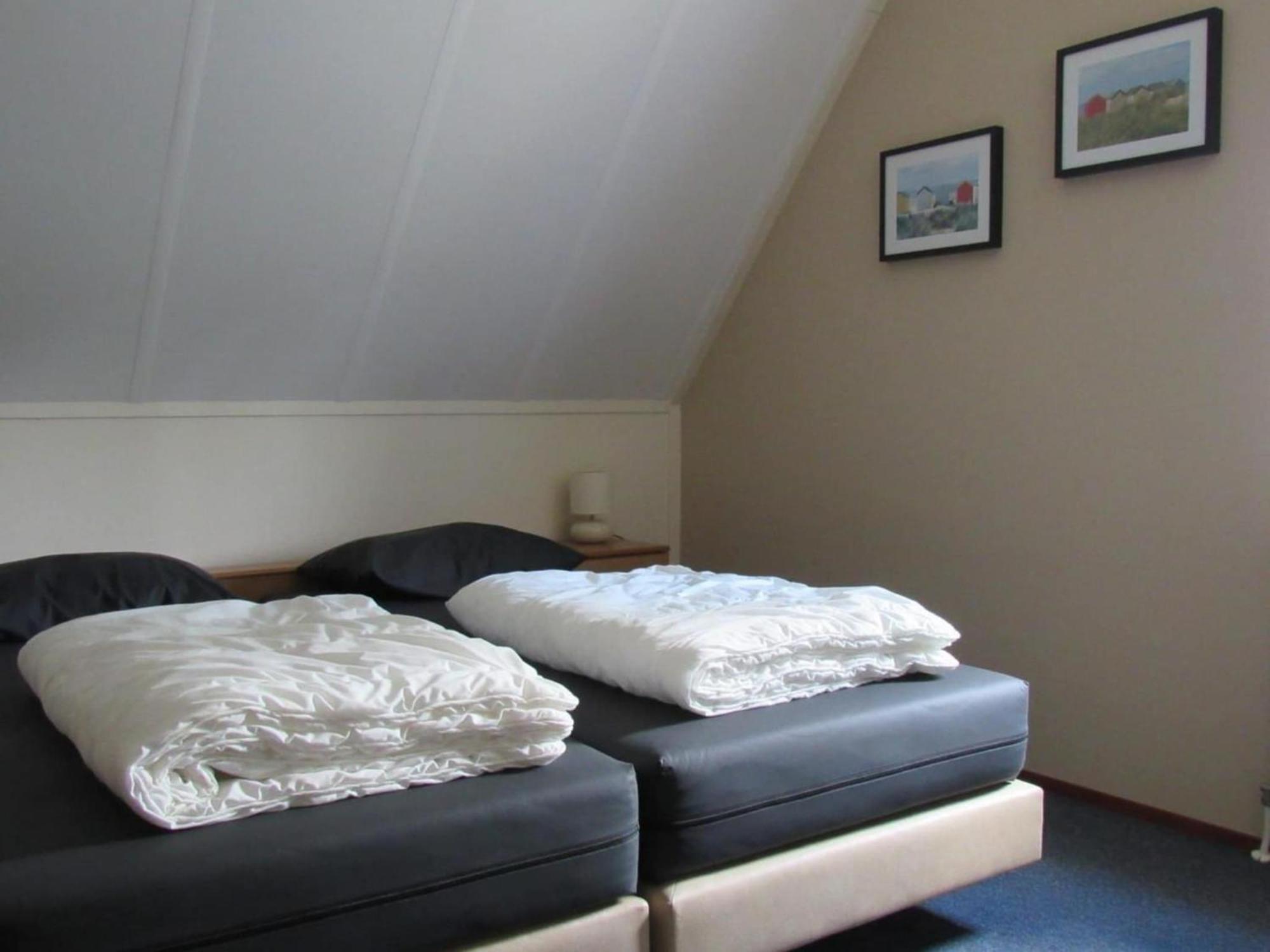 Vakantiehuis Inviting With Garden Breskens